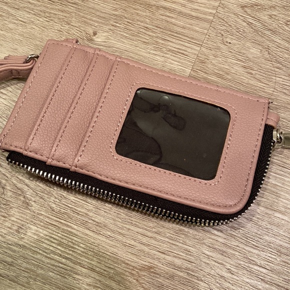 NWOT Steve Madden Mauve Zip Around Wristlet - Picture 5 of 5